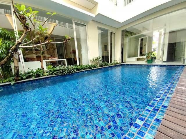 Perawatan Kolam Renang Jurangmangu Timur